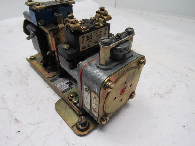 Square D Pneumatic Timing Relay Class 9050