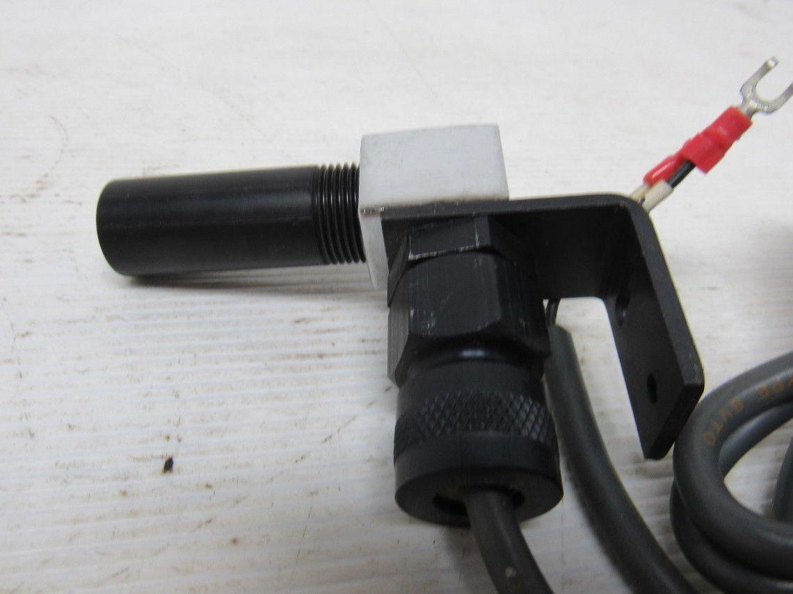 Autotron E8BC Photoelectric Sensor