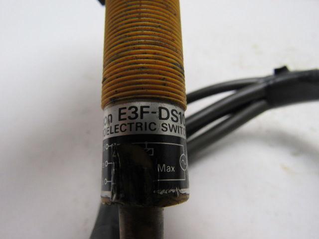 Omron E3F-DS10Z1 Photoelectric Proximity Sensor 24-240VAC 18mm
