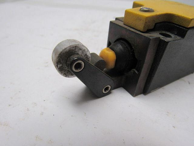 Moeller LSM-11 Micro Limit switch Cage Clamp 6 A 415 VAC 220 VDC