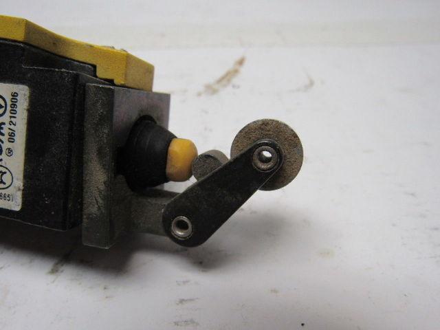 Moeller LSM-11 Micro Limit switch Cage Clamp 6 A 415 VAC 220 VDC