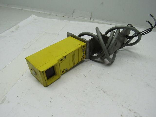 Banner SBD1-T-LM3 Multi Beam Scanner Block Logic Module 10-30VDC W/Bracket