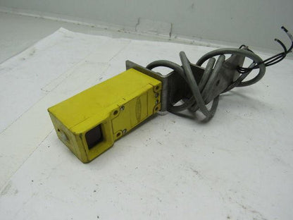 Banner SBD1-T-LM3 Multi Beam Scanner Block Logic Module 10-30VDC W/Bracket