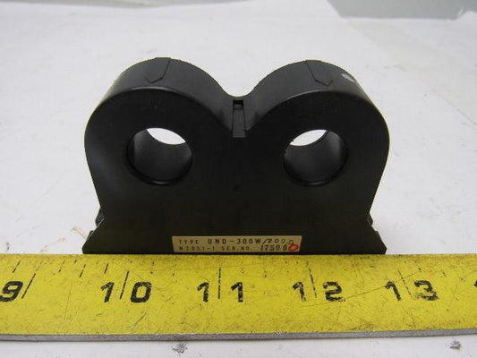 YASKAWA HITACHI UND-300W/200/5 Current Transformer From Seiki HT20SII