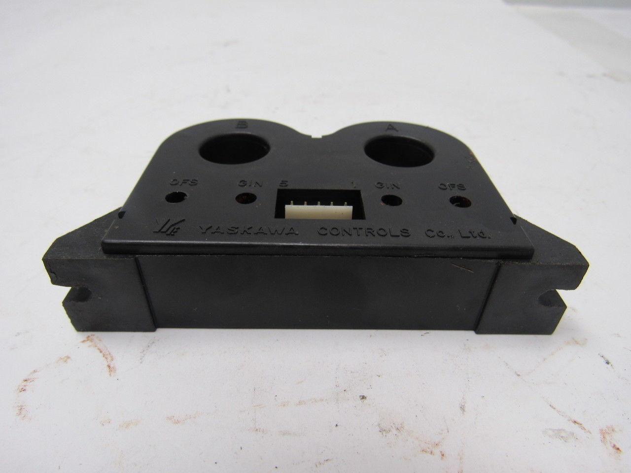 YASKAWA HITACHI UND-300W/200/5 Current Transformer From Seiki HT20SII
