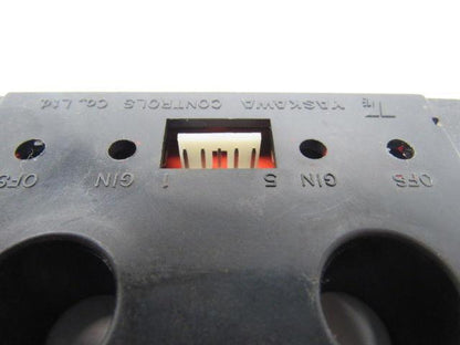 YASKAWA HITACHI UND-300W/200/5 Current Transformer From Seiki HT20SII