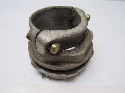 T&B Thomas & Betts AC30 PLM  3-1/2" Conduit Clamp Box Connection
