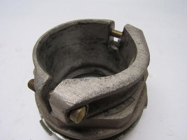 T&B Thomas & Betts AC30 PLM  3-1/2" Conduit Clamp Box Connection