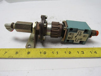 Telemecanique PXM-J117 Adjustable Pressure Limit Switch W/ Bracket 1/8" Ports