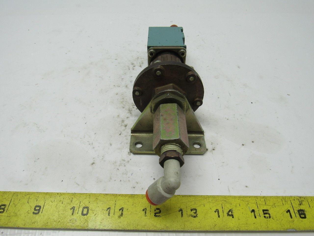Telemecanique PXM-J117 Adjustable Pressure Limit Switch W/ Bracket 1/8" Ports