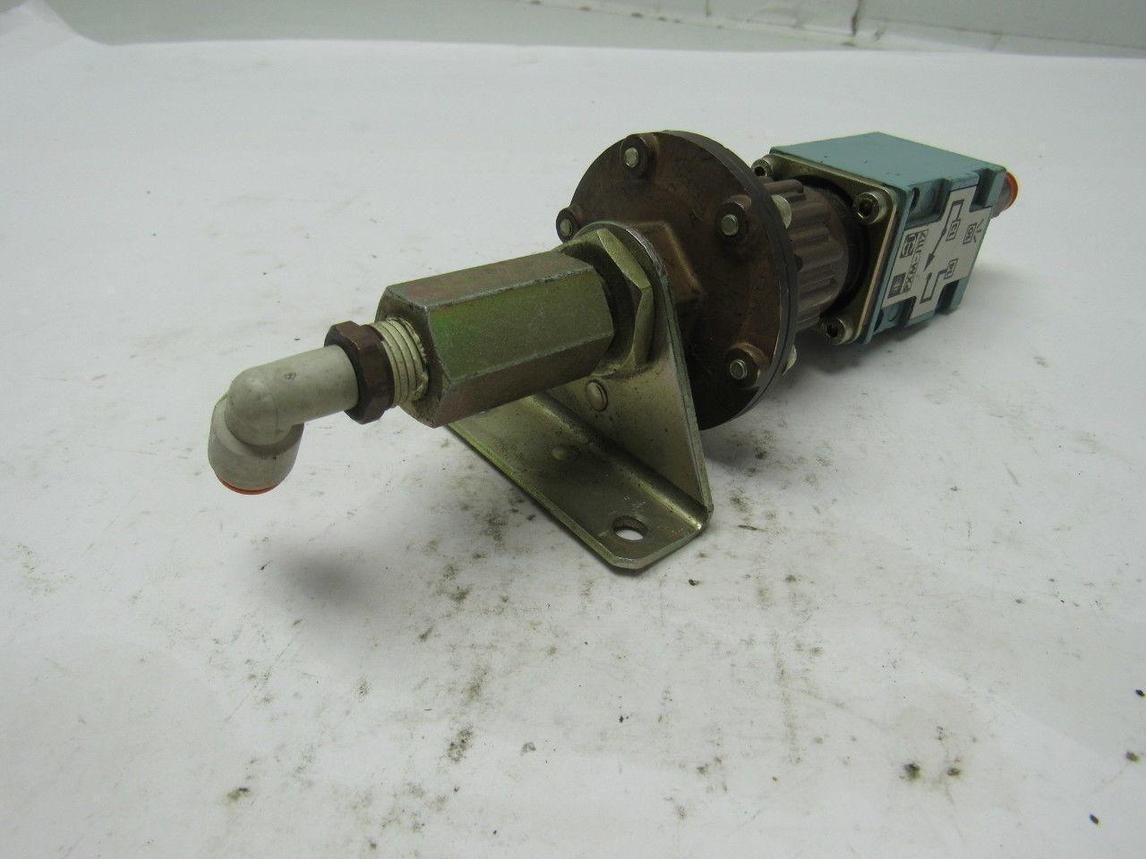 Telemecanique PXM-J117 Adjustable Pressure Limit Switch W/ Bracket 1/8" Ports
