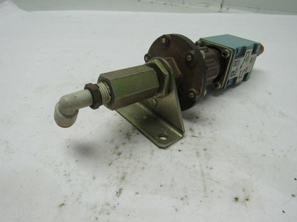 Telemecanique PXM-J117 Adjustable Pressure Limit Switch W/ Bracket 1/8" Ports
