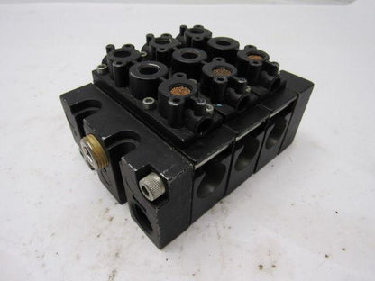 Aro Fluid Power A222PS 1119 4 Way Manifold Air Pilot Directional Valve Block