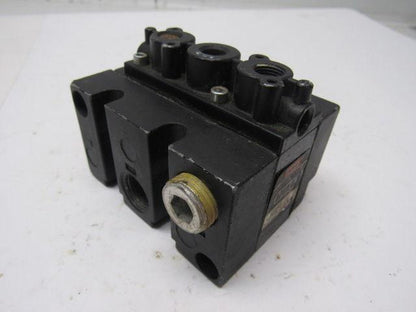 Aro A222PS Pilot Air Valve 1/4" Ports 150 PSI W/End Caps