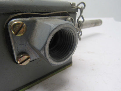Square D BFW33 Class 9025 Series B Temperature Switch 80-145° F Range 1/2" NPT