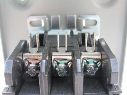 Eaton C25DGD325C-GR1 NEMA 1 Definite Purpose Contactor 3 Pole 25A 440/480V