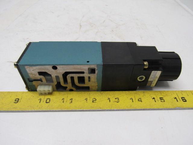 Mac PR82A-GTCA Sandwich Pressure Regulator W/Manual Adjust Locking Knob