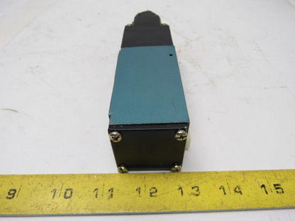 Mac PR82A-GTCA Sandwich Pressure Regulator W/Manual Adjust Locking Knob