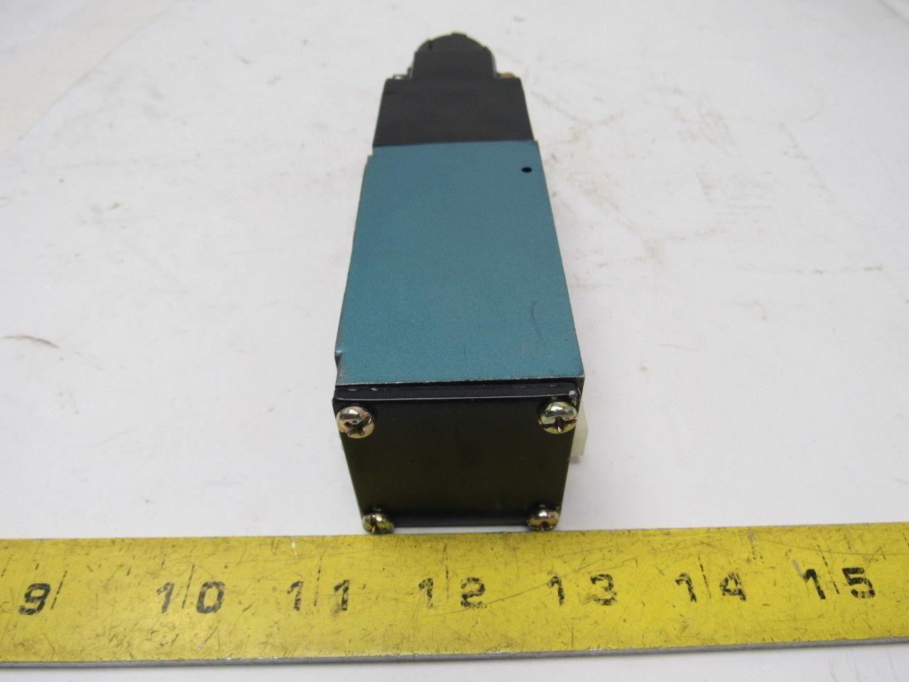 Mac PR82A-GTCA Sandwich Pressure Regulator W/Manual Adjust Locking Knob