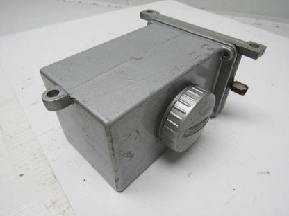 Devco Showa EA-8 HUR Manual One Shot Lubrication Pump W/Aluminum Reservoir
