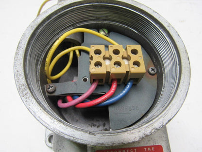 CHEMELEX E017S Nema 7 Ambient Sensing Thermostat Rated SP-DT 22A @ 125,250,&480V