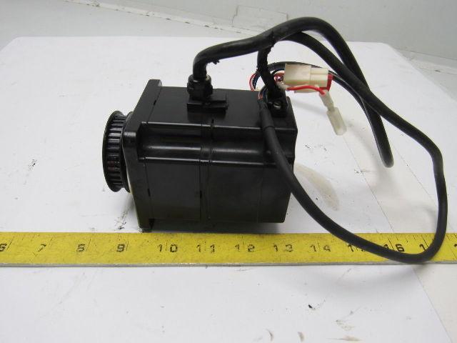 Yaskawa SGMPH-02A1A-YR31 AC Servo Motor 200V 200W 2.0A 3000 RPM
