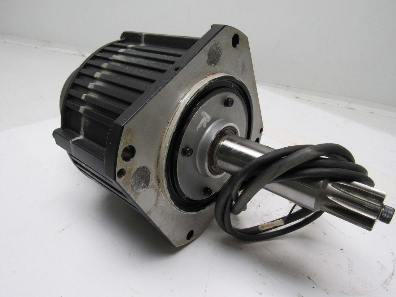 Yaskawa SGMDH-12A2A-YR12 Servo Motor 1150W 7.3A 2000 RPM Encoder UTSAH-B17BA