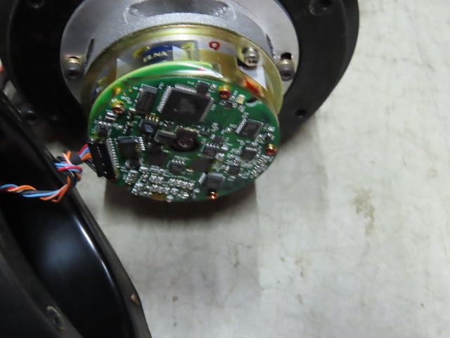 Yaskawa SGMDH-12A2A-YR12 Servo Motor 1150W 7.3A 2000 RPM W/UTSAH-B17BA Encoder