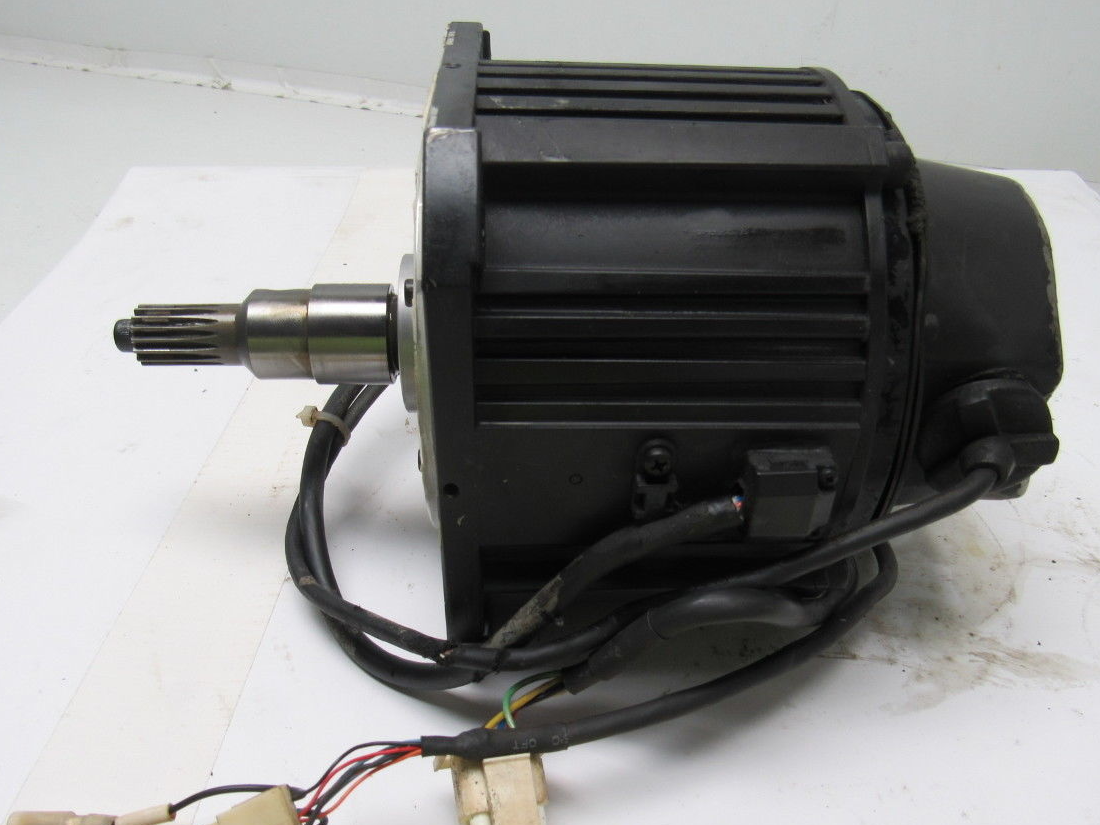 Yaskawa SGMDH-12A2A-YR12 Servo Motor 1150W 7.3A 2000 RPM W/UTSAH-B17BA Encoder