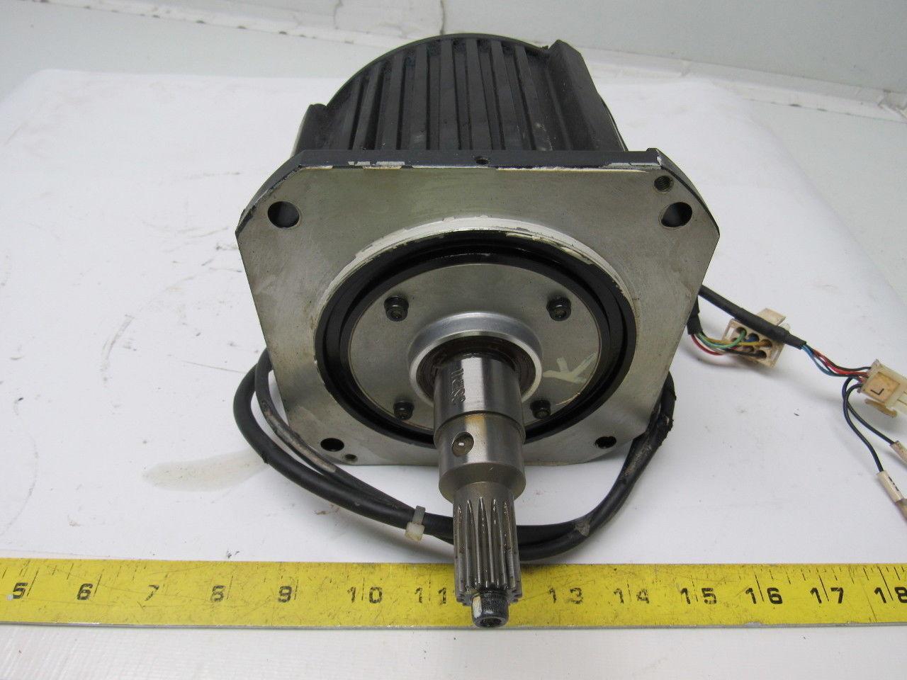 Yaskawa SGMDH-12A2A-YR12 Servo Motor 1150W 7.3A 2000 RPM W/UTSAH-B17BA Encoder