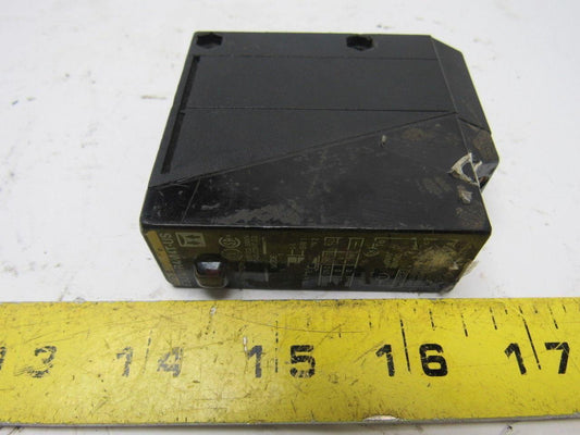 Omron E3JM-R4M4T-US Universal AC/DC Photoelectric Sensor W/Built-in Timer