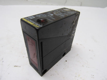 Omron E3JM-R4M4T-US Universal AC/DC Photoelectric Sensor W/Built-in Timer
