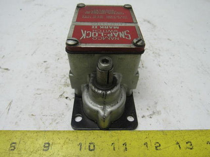 Namco EA04011100 Snap-Lock Limit Switch No Arm New No Box
