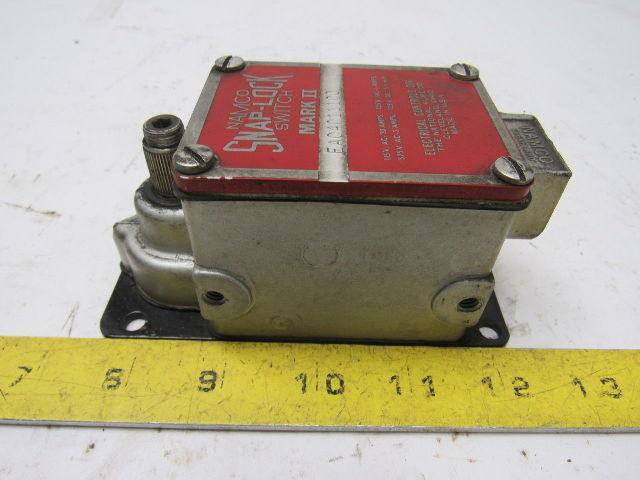 Namco EA04011100 Snap-Lock Limit Switch No Arm New No Box