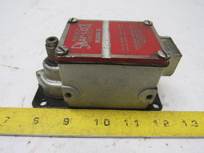 Namco EA04011100 Snap-Lock Limit Switch No Arm New No Box