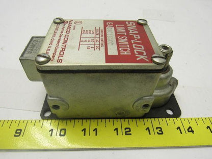 Namco EA04011100 Snap-Lock Limit Switch No Arm New In Box