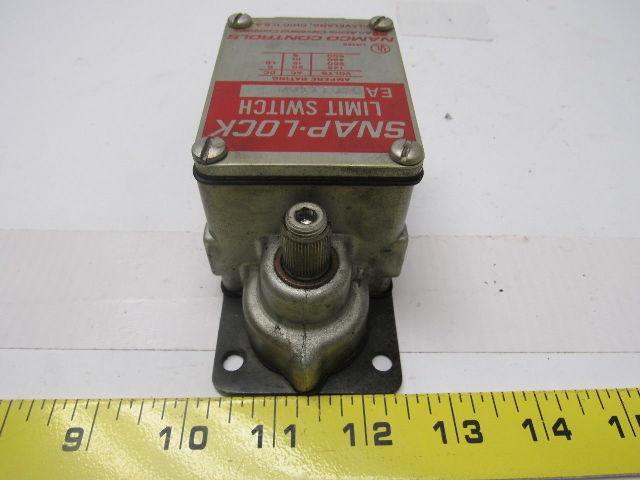 Namco EA04011100 Snap-Lock Limit Switch No Arm New In Box