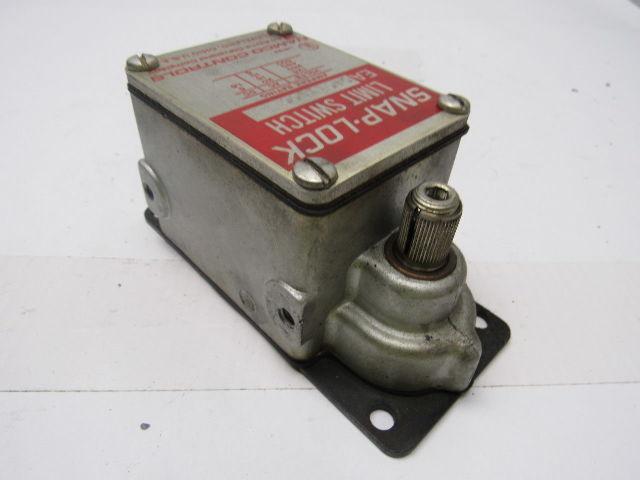Namco EA04011100 Snap-Lock Limit Switch No Arm New In Box
