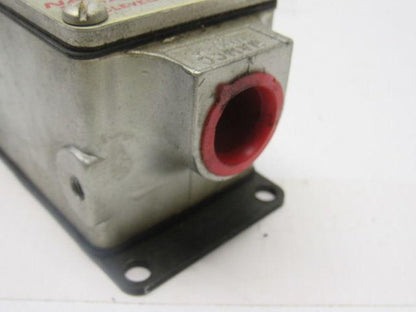 Namco EA04011100 Snap-Lock Limit Switch No Arm New In Box