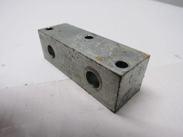 Lincoln Industrial Modular Lube UV Divider Valve Lubricant Inlet Lot of 2