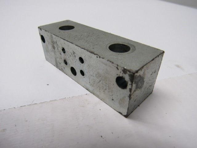 Lincoln Industrial Modular Lube UV Divider Valve Lubricant Inlet Lot of 2