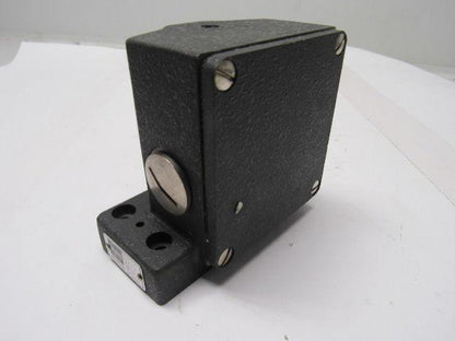 Euchner D-16-502C49/1 GSCS 4 Chisel Plunger Precision Limit Switch  10A 250V~