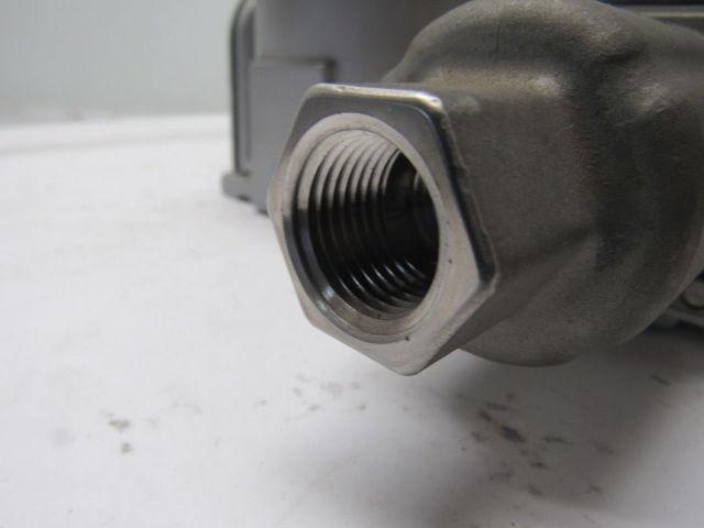 United Electric H122K-S157B Pressure Differential Sensor 10-100 PSID 480V