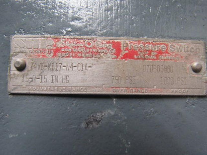 SOR 74V1-K117-N4-CIA Adj. Dead Band Pressure Switch Flange Mount See Description