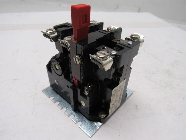 RELIANCE 704263-R AN13P  J Thermal Overload Relay 3 Pole NEMA 1 Non Compensated