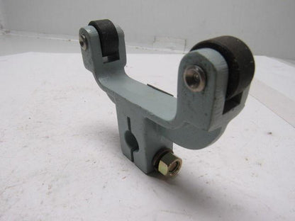 General Electric IC 9445Y102 Double Rocker Roller Wheel  Limit switch Arm