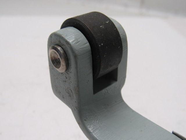 General Electric IC 9445Y102 Double Rocker Roller Wheel  Limit switch Arm