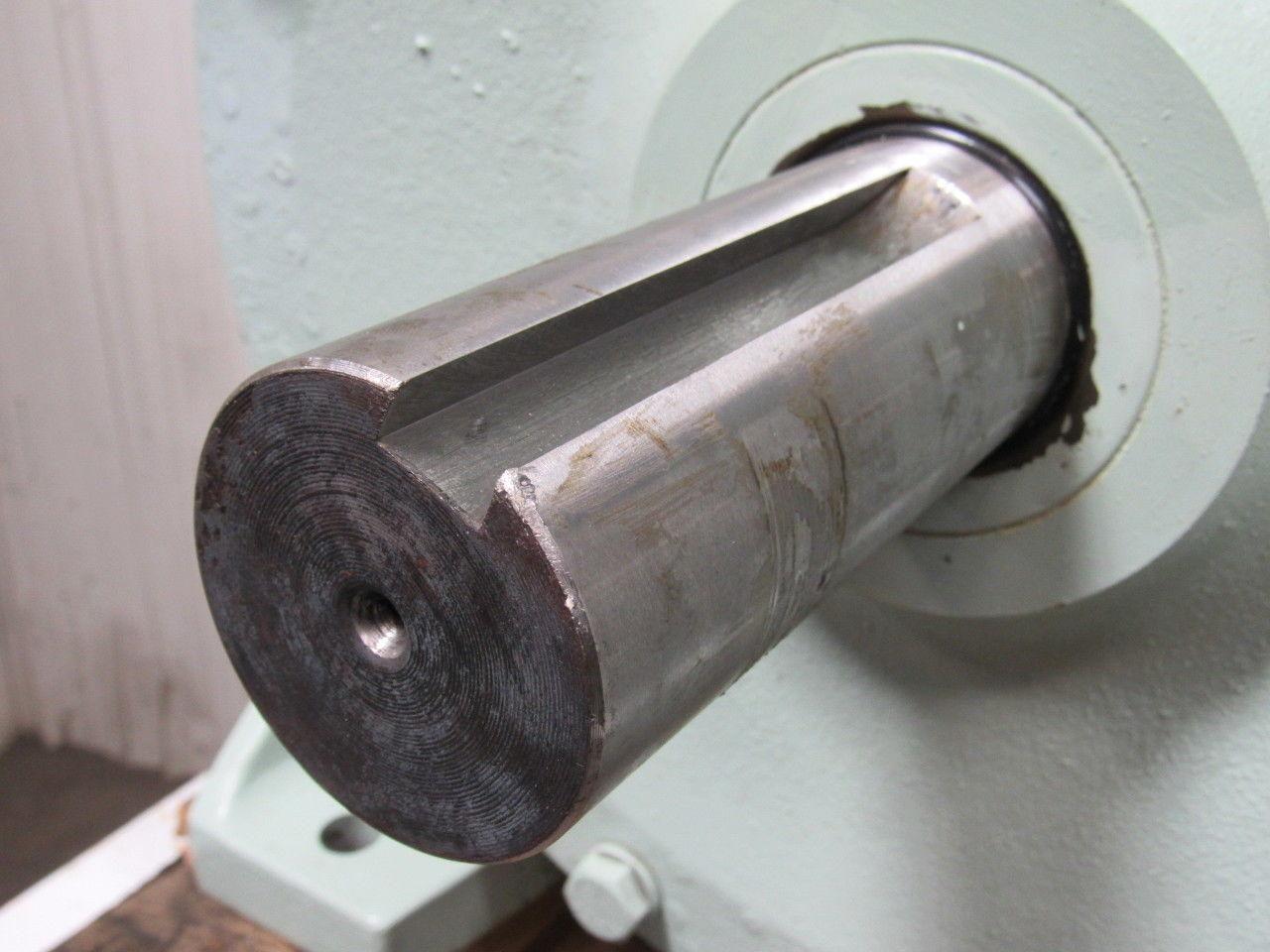 United Conveyor Corp. 353593-7WL Bottom Ash Crusher Gear Reducer 30.65:1 Ratio