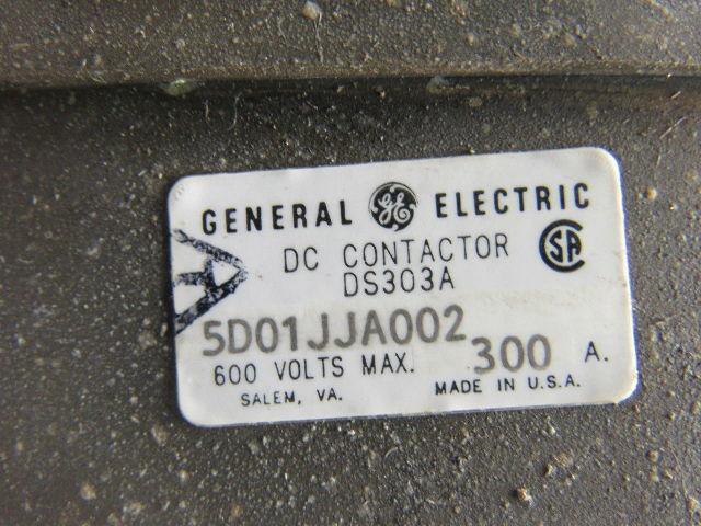 GE General Electric 5D01JJA002 DS303A DC Contactor 600V 300A 230/250VDC Coil