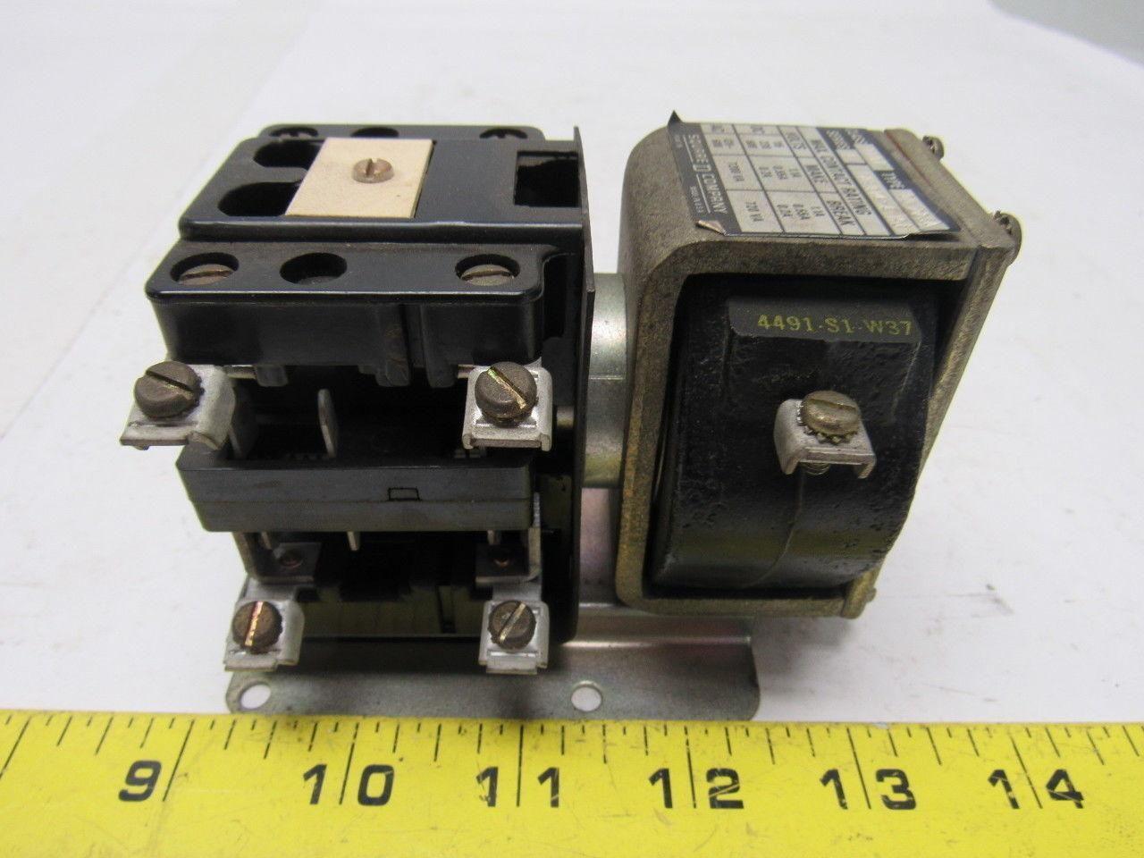 Square D D022 - S4 Class 7001 Series A Pilot Duty Relay 600 V